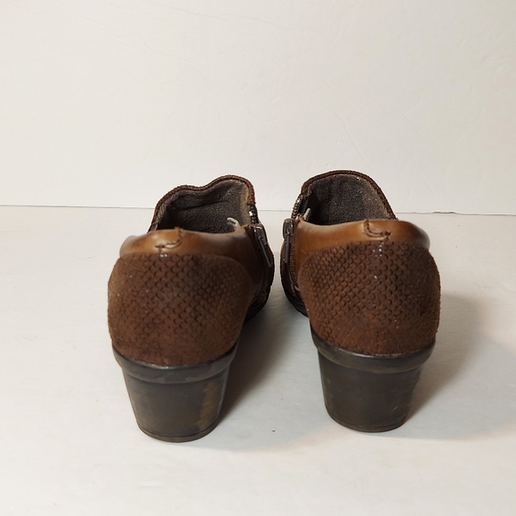 Earth Origin Women's Size 6 (M), Brown Leather Suede Slip On Zip Shoes - Picture 8 of 13